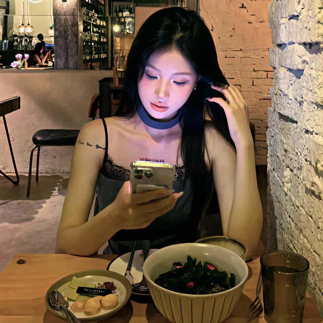 深夜中的企鹅